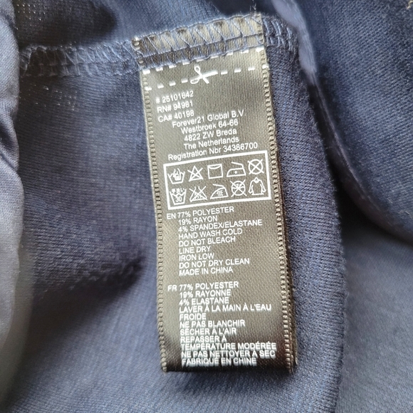 NWOT!! FOREVER 21 Skater Skirt w/ Belt! - Picture 5 of 9